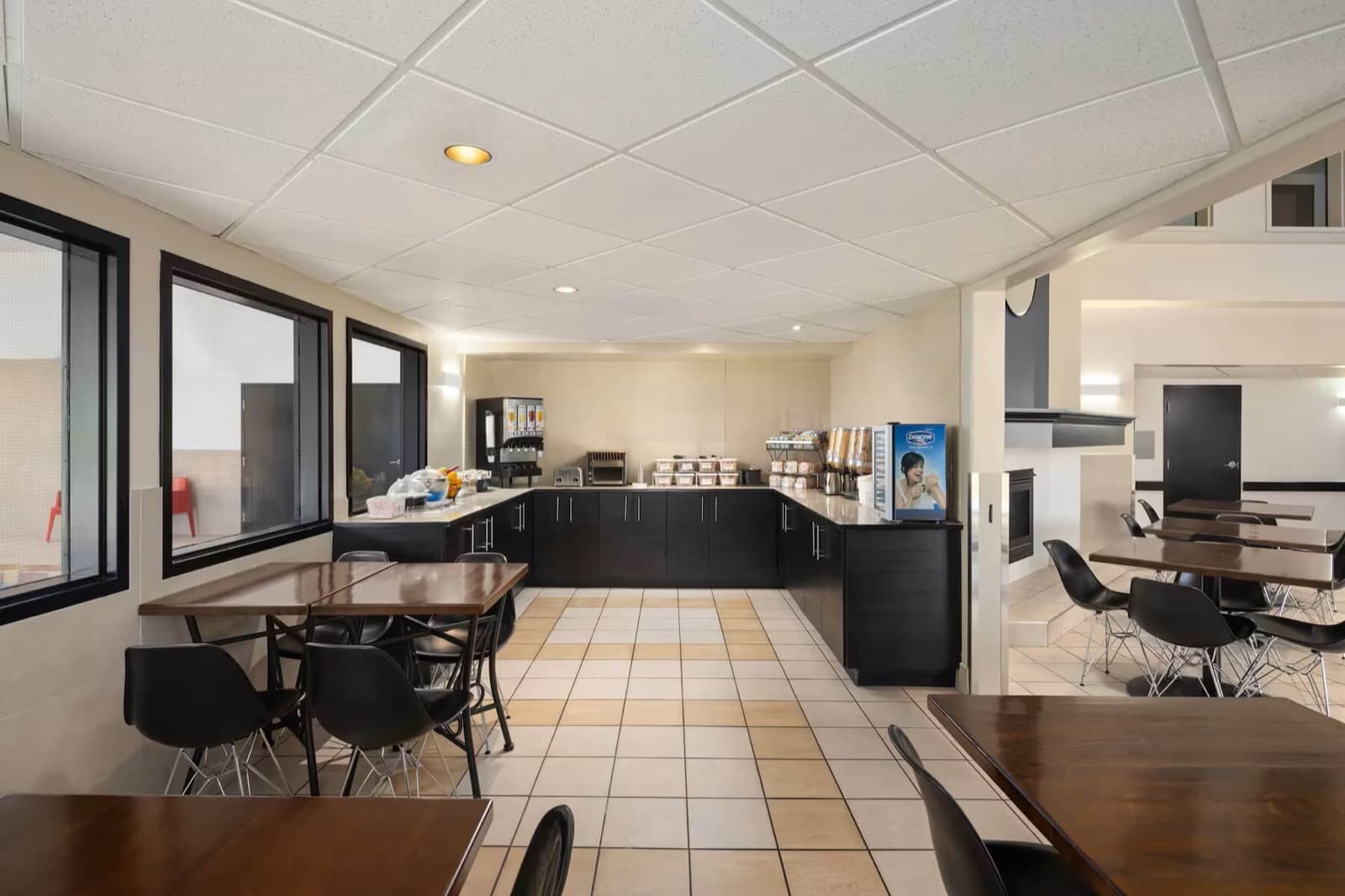 Continental breakfast included at Hotel Terra