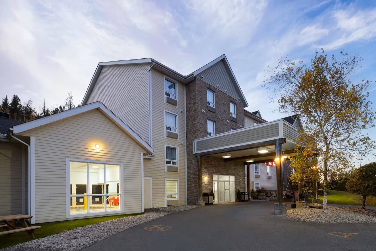 Entrée de l'Hôtel Terra à Sainte-Agathe-des-Monts